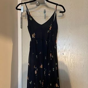 NWT Aritzia Wilfred Beaune Dress size  XS. Brand New with tags